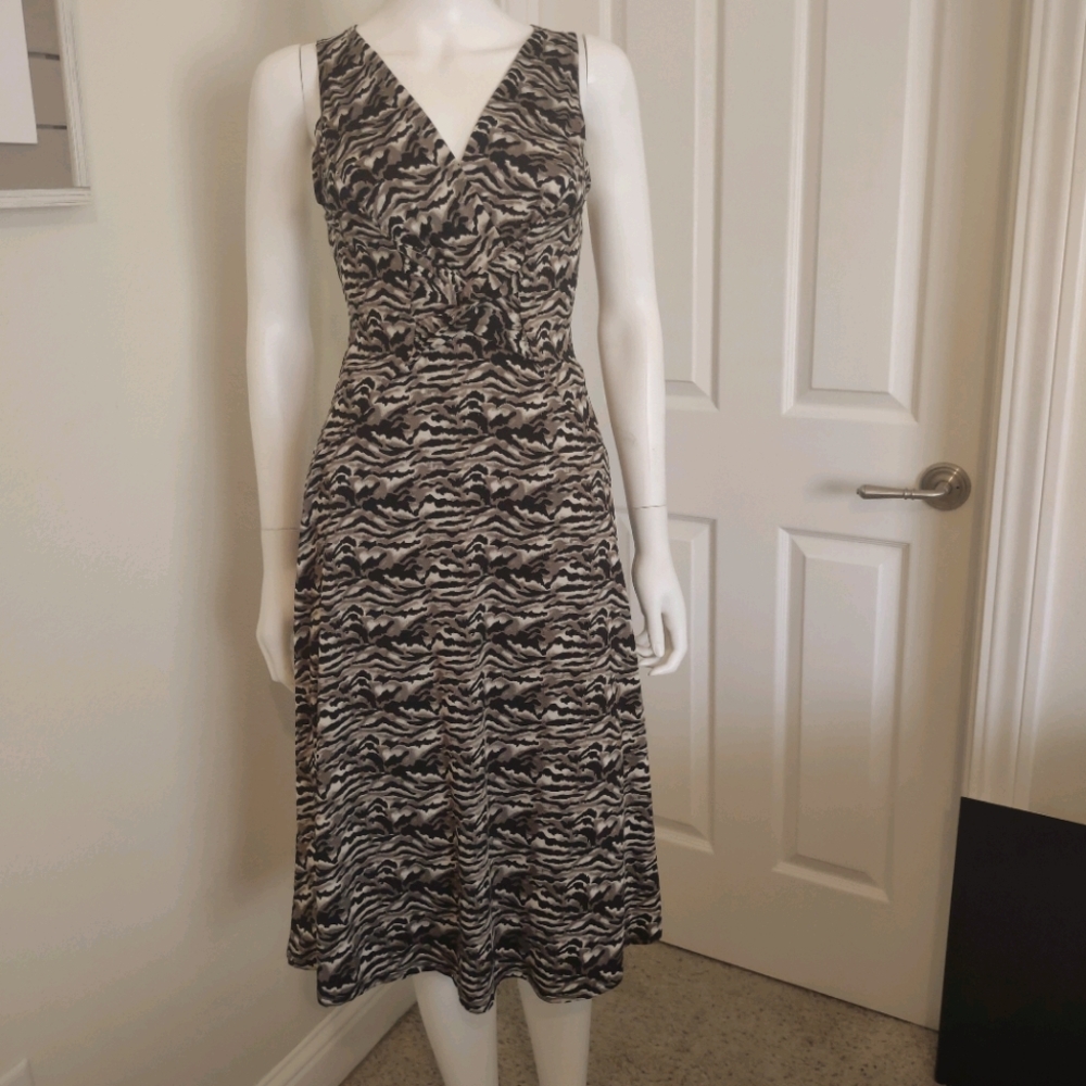 Jonathan Martin Sleeveless Fit & Flare Dress sz6 EUC